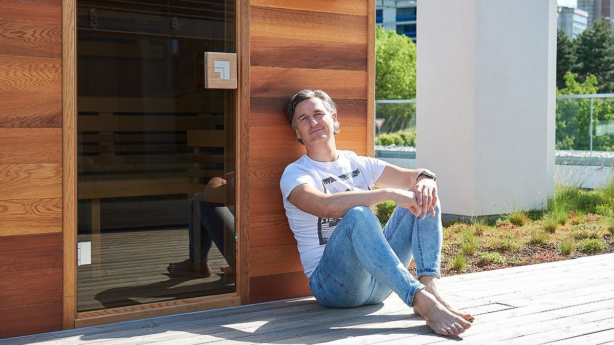Venkovní sauna mi pomáhá žít zdravější a šťastnější život, říká Lumír Olšovský